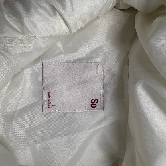 SO Ivory Quilted Vest - Picture 2 of 3